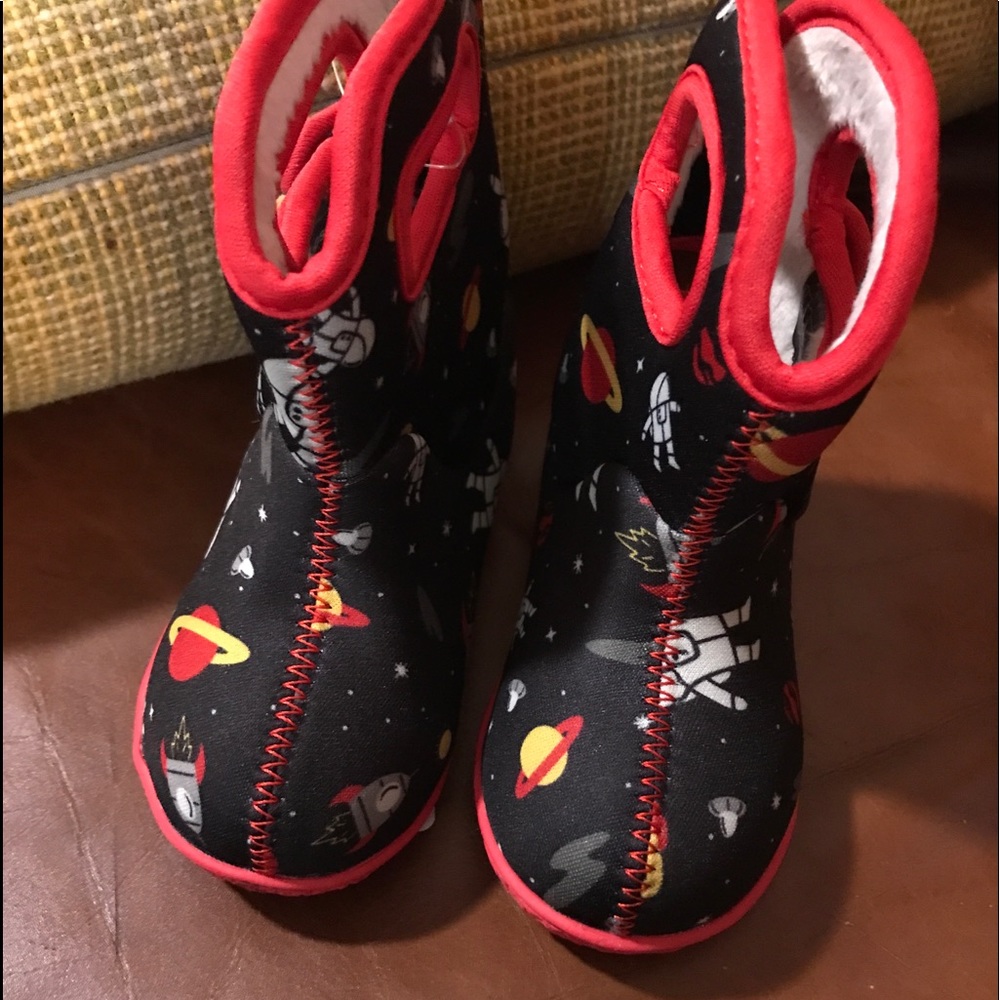 BOGS Youth's Stomper Winter Pull on Boot NWOT Size 5